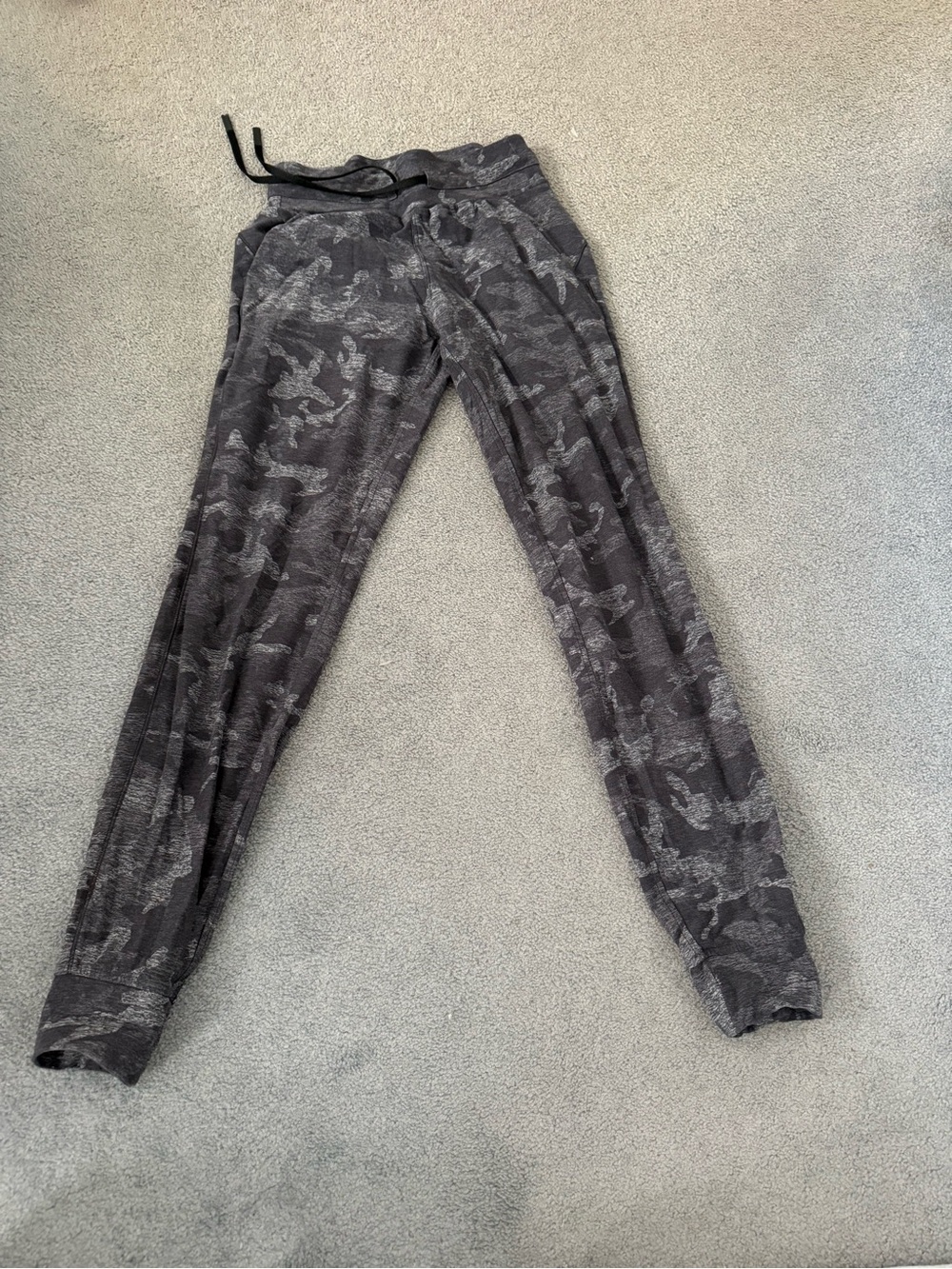 Lululemon women’s align camo joggers